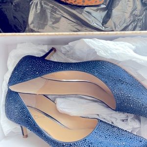 Dark blue jewel  7 -1/2 Badgley  Mischka   Worn once